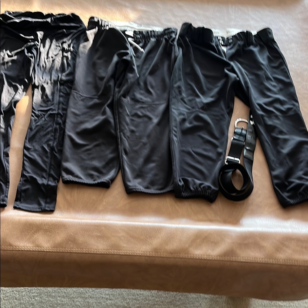 Intensity Brand Juniors Baseball Knickers Size Med Black Athletic Pants and Belt